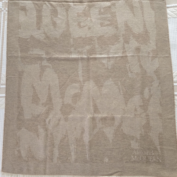 Alexander McQueen Graffiti Wool Silk Blend X-Large Scarf Tan - Picture 8 of 9